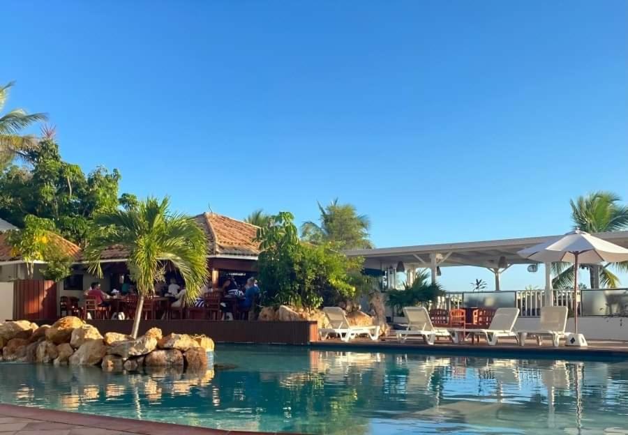 Sapphire Beach Club Resort Cupecoy  Esterno foto